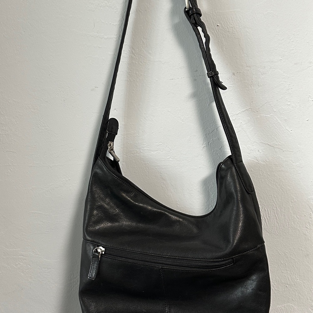 Vintage Stone Mountain Black Leather Bucket/Hobo Bag